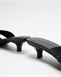 Atmos&Here - Tilly Square Toe Thong Leather Kitten Heels
