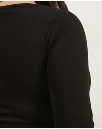 Atmos&Here Curvy - Etta Boat Neck Draped Top