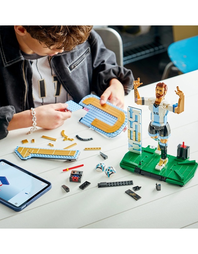 LEGO - 43015 Lionel Messi Football Legend