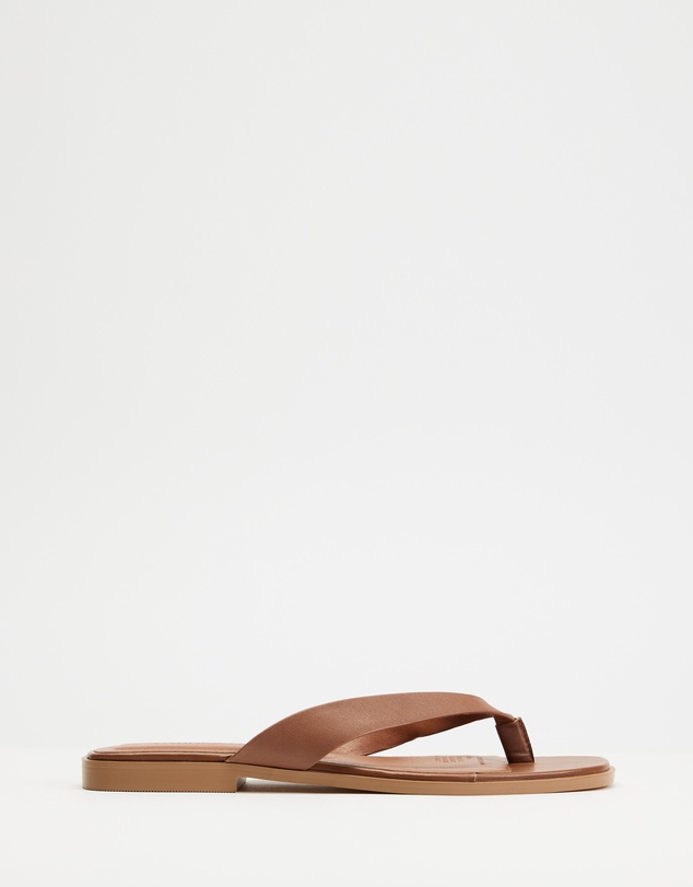 Atmos&Here - Dasha Leather Thong Sandals