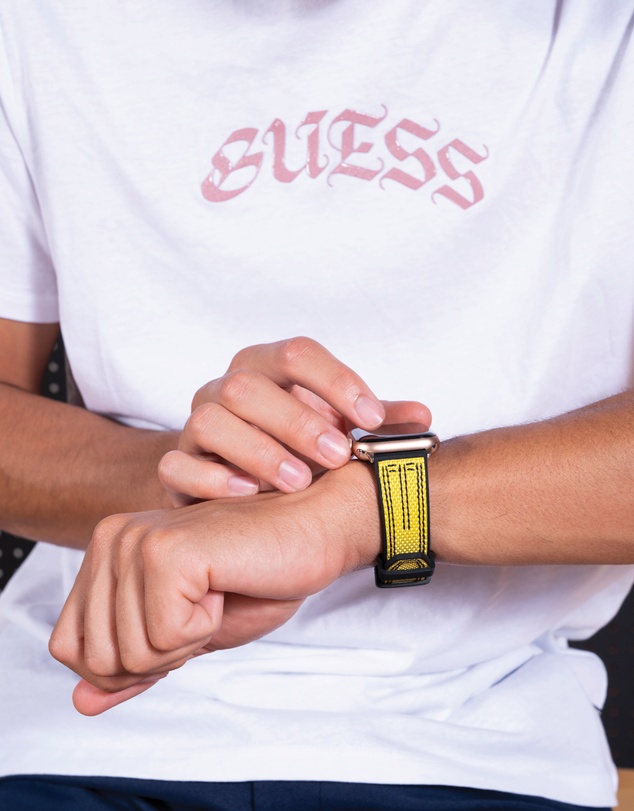 GUESS - Guess Apple Band - Yellow Nylon Flex 42/44/45
