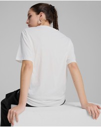 Puma - Essentials Relaxed Tee - Women