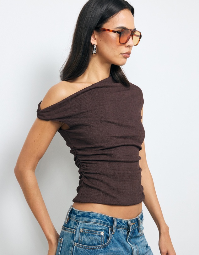 AERE - Asymmetric Shoulder Top