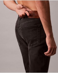 Calvin Klein Jeans - Tapered Slim Fit Jeans