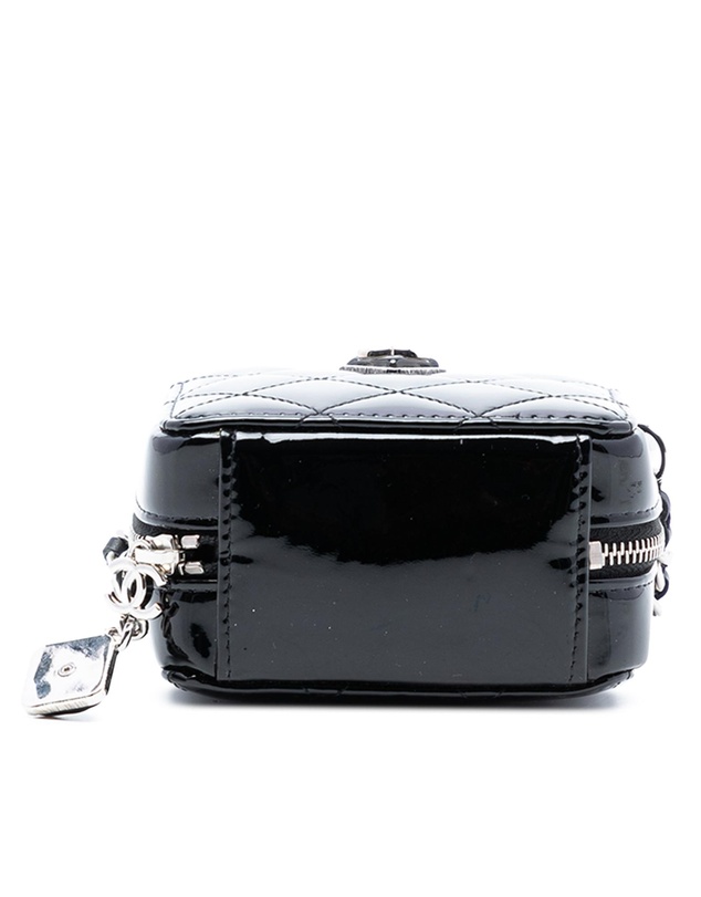 Pre-Loved by Azura Reborn - Pre-Loved CC Quilted Patent Diamond Resin Clutch With Chain