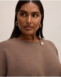 Forever New Curve - Tabitha Curve Knitted Cape
