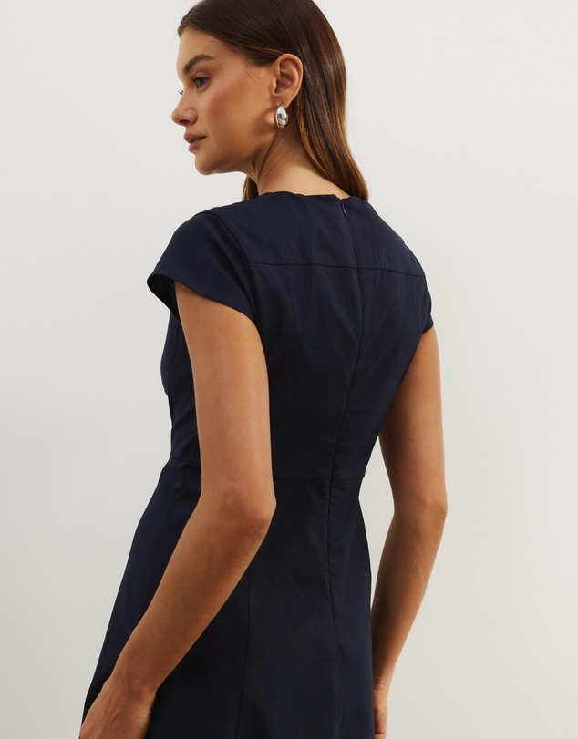 Atmos&Here - Lorry Keyhole Linen Blend Maxi Dress