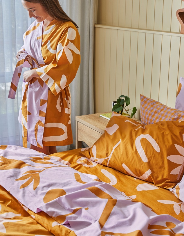 Mosey Me - Floral Dreams Short Robe