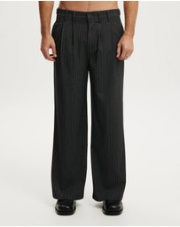 Cotton On - Super Baggy Pleated Pant