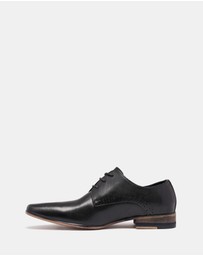Uncut - Plant Black Leather
