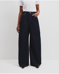 Country Road - Curved Wide Leg Jean