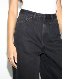 Dazie - Naples Pleat High Waisted Relaxed Jeans