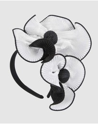 Max Alexander - White and Black Racing Fascinator