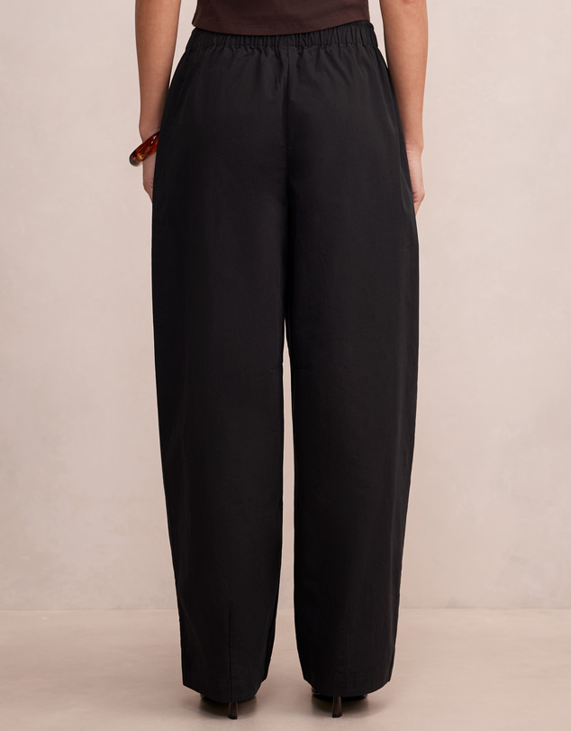 Forever New - Rowan Barrel Leg Pants