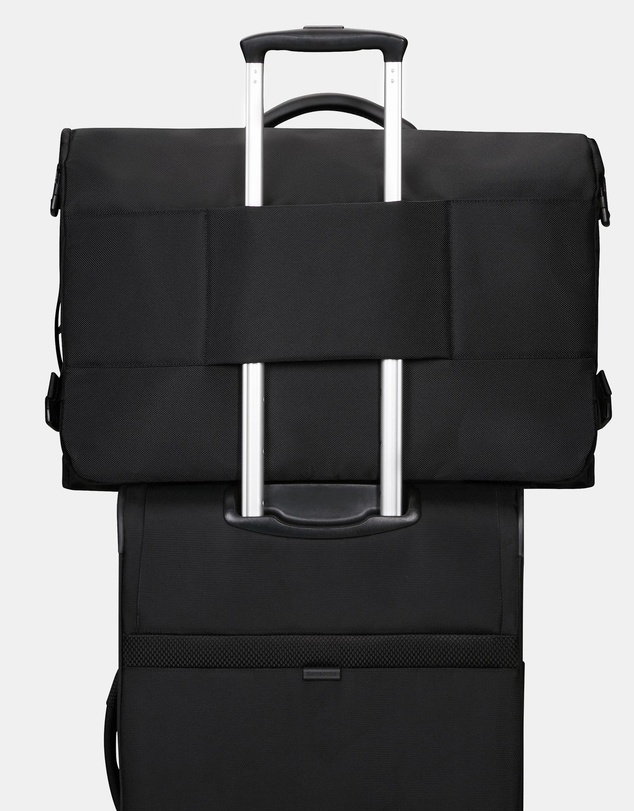 Samsonite - Pro-DLX 6 Tri-Fold Garment Bag