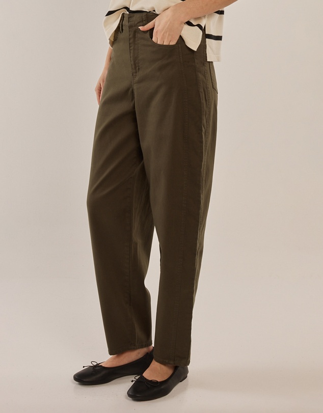 Betty Basics - Barrel Leg Chino