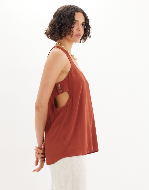 Amelius - Sabine Side Button Top