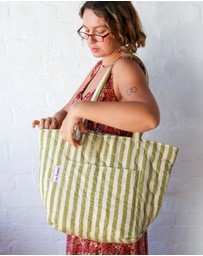 Mosey Me - Pistachio Seersucker Quilted Bag