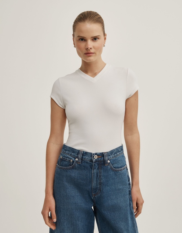 Witchery - High V-neck T-shirt
