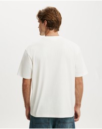 Cotton On - Everyday Fit License T-Shirt