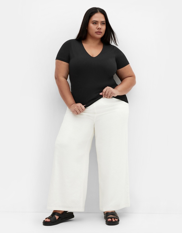 City Chic - Plus size Anny V Neck Top - black
