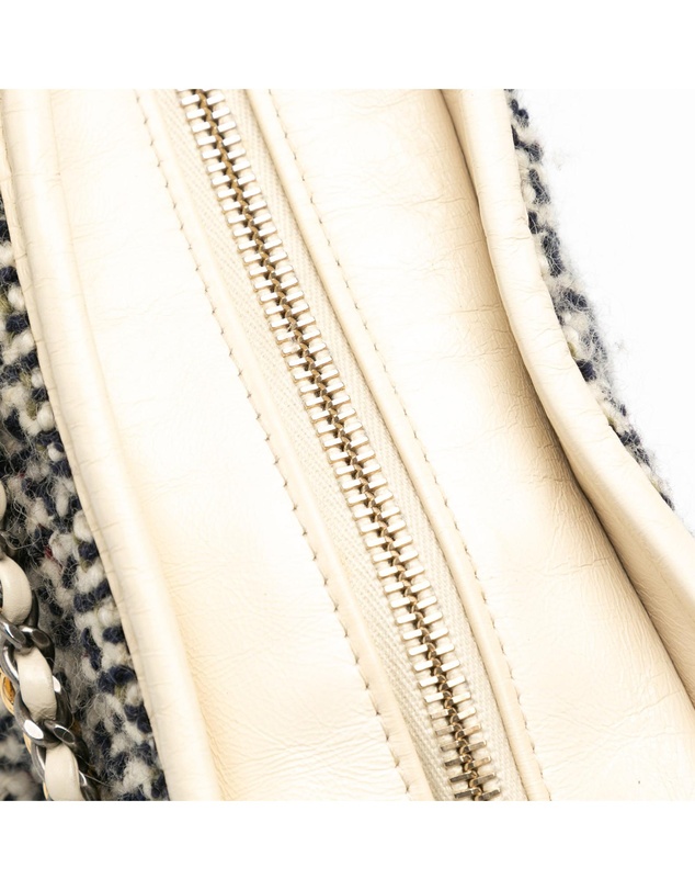 Pre-Loved by Azura Reborn - Pre-Loved Medium Tweed and Lambskin Gabrielle Crossbody