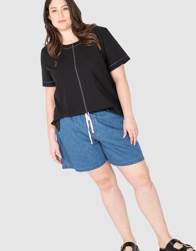 Love Your Wardrobe - Pia Denim Short