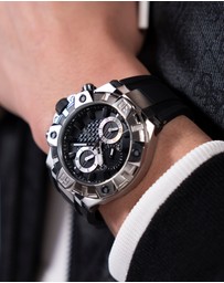 GUESS - Chrono Multifunction 46mm Silver-Tone with Black Dial and Silicone Strap