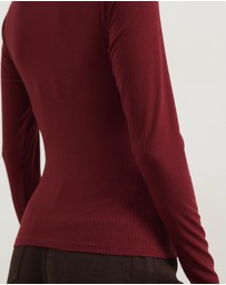 Atmos&Here - Long Sleeve V-Neck Tee
