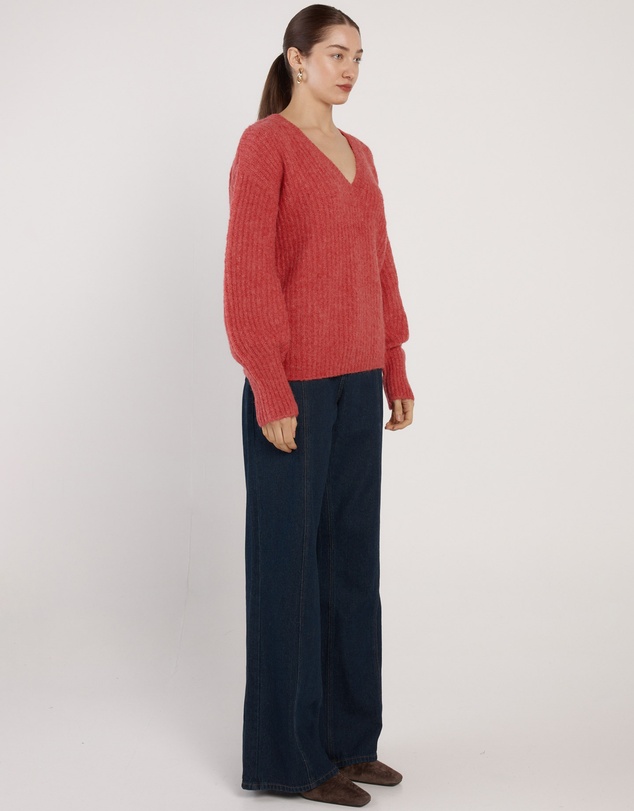 Fate + Becker - Remy V-Neck Jumper