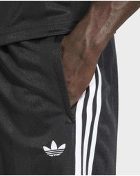 adidas Originals - 3-STRIPES LOOSE ENGINEERED SHORTS Mens