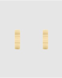 Wanderlust + Co - Ribbed Bar Gold 8mm Baby Huggie Earrings