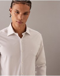 Calvin Klein - Wave Dobby Dress Shirt