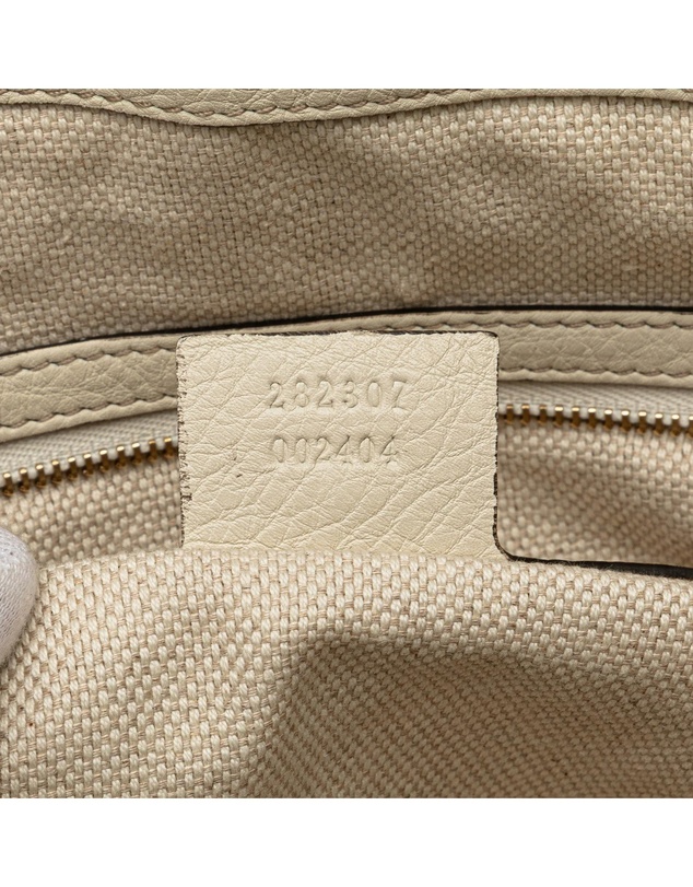 Pre-Loved by Azura Reborn - Pre-Loved gucci Elegant Leather Top Handle Bag with Tassel Accent for Sophisticated Style