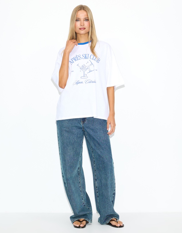 Dazie - Apres Ski Club Oversized Graphic Tee