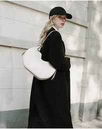 Gaston Luga - Mila - Waterproof Shoulder Carry Bag