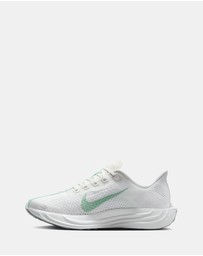 Nike - Pegasus Plus - Women's