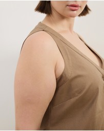 Atmos&Here Curvy - Maura V-Neck Longline Linen Blend Vest