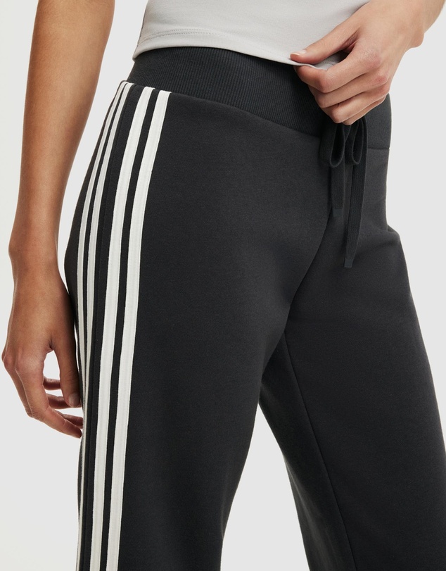 Cotton On - Capri Fleece Sweatpants