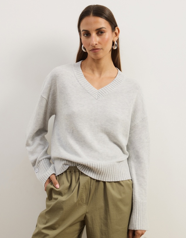 Atmos&Here - April Classic V-Neck Knit Jumper