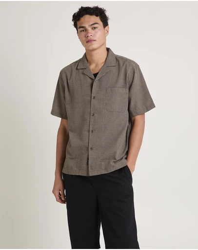 Black Noise White Rain - Aura Resort Shirt