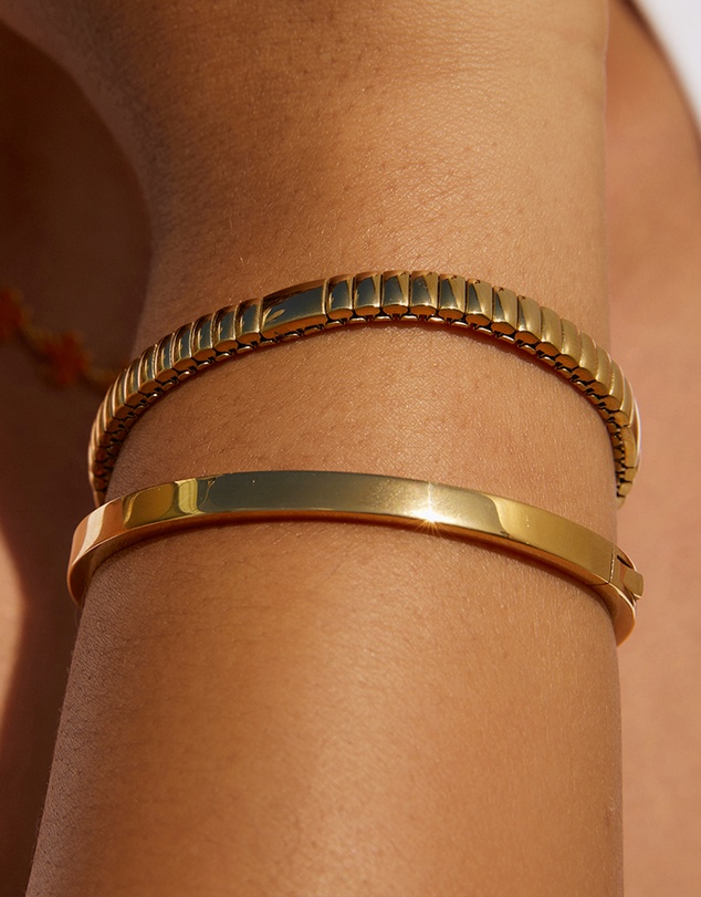 Arms Of Eve - Onyx Bracelet - Gold