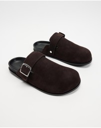 Assembly Label - Farrow Suede Buckle Slides