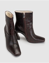 Chaos & Harmony - Pulsar Boot