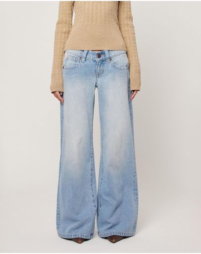 Kaia Worn