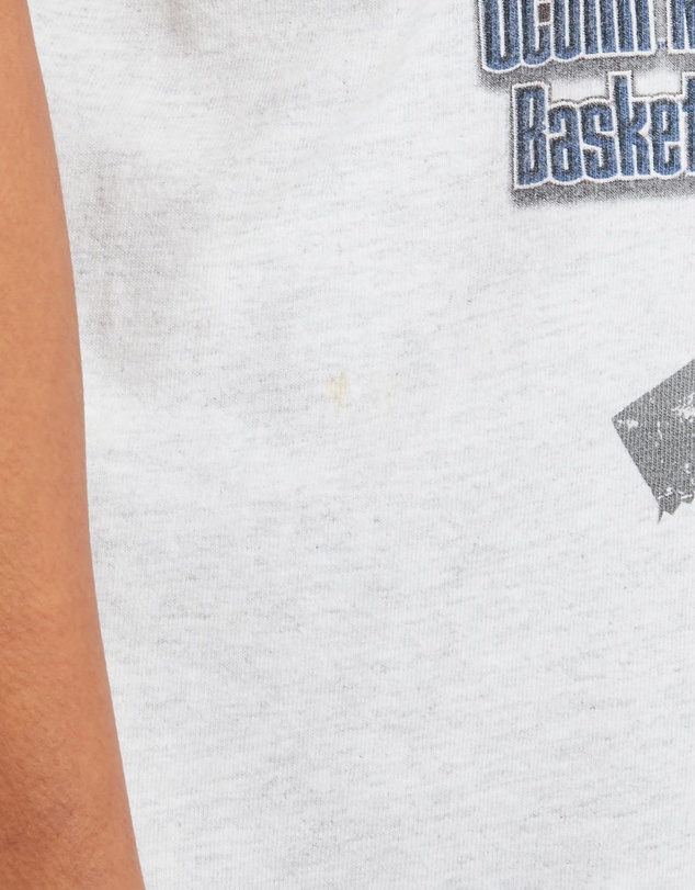 Vintage by The Real Deal - Pre Loved - Vintage NCAA University of Connecticut Huskies Tee