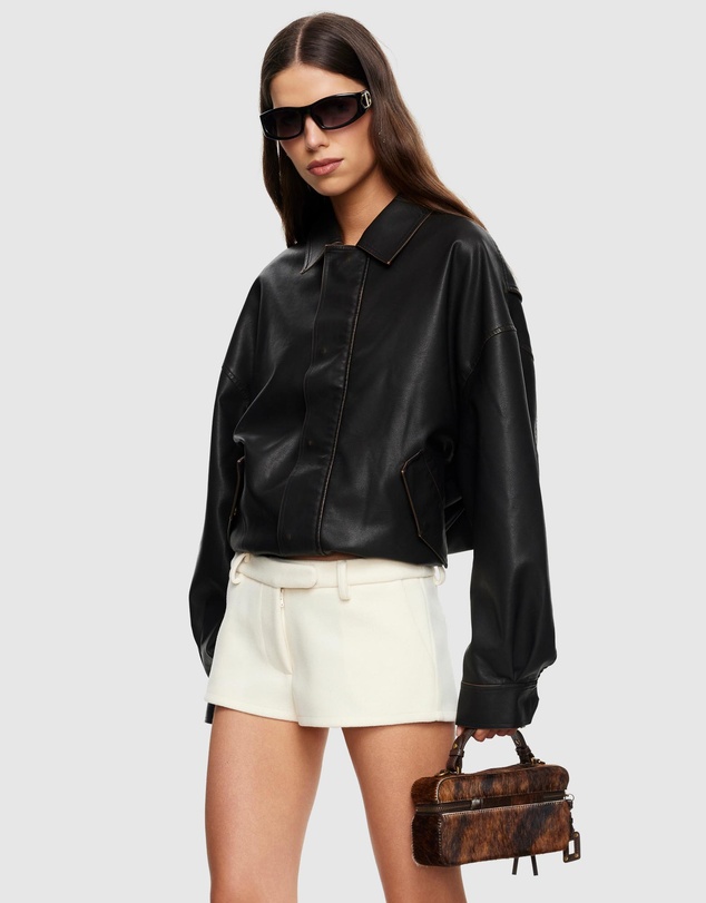 Lioness - Kenny Bomber