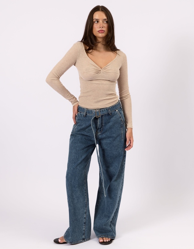 Style Addict - The Belted Wide Leg Jean