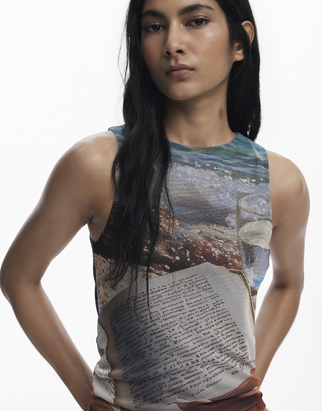 Desigual - Sleeveless book print T- shirt