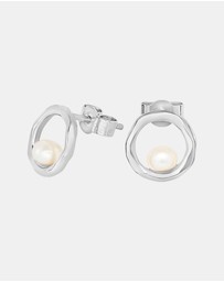 Dower & Hall - Women's Open Circle & White Pearl Waterfall Earrings In Sterling Silver